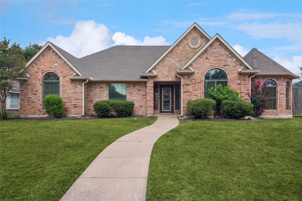 115 Indian Hills Drive, Waxahachie, TX 75165 — photo 1