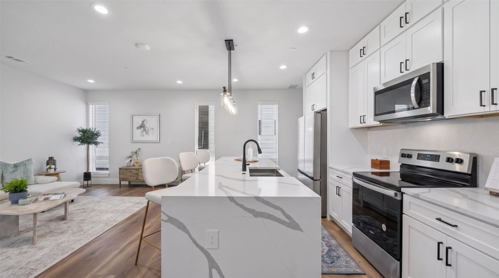 5633 Live Oak 104, Dallas, TX 75206 — photo 1