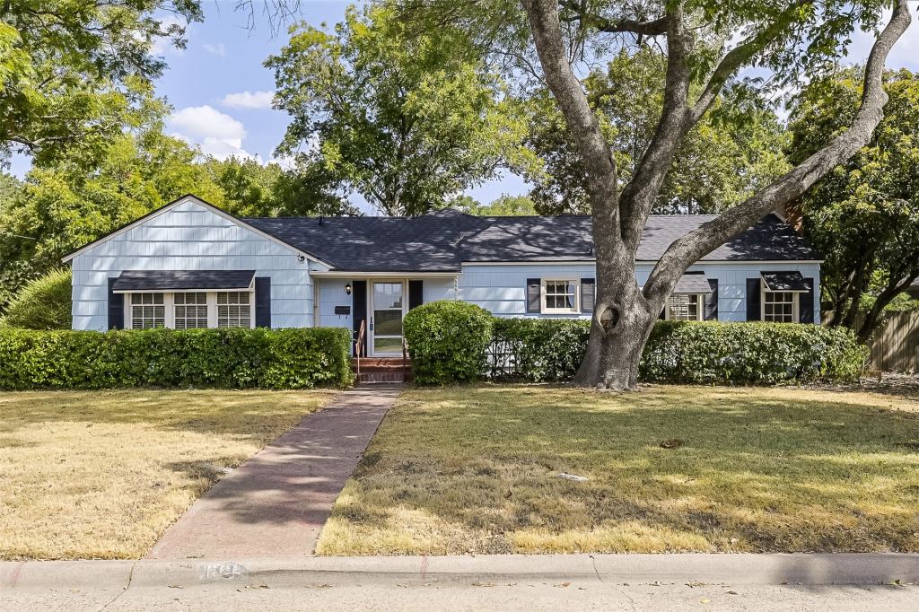606 Bryson Street, Waxahachie, TX 75165 — photo 1