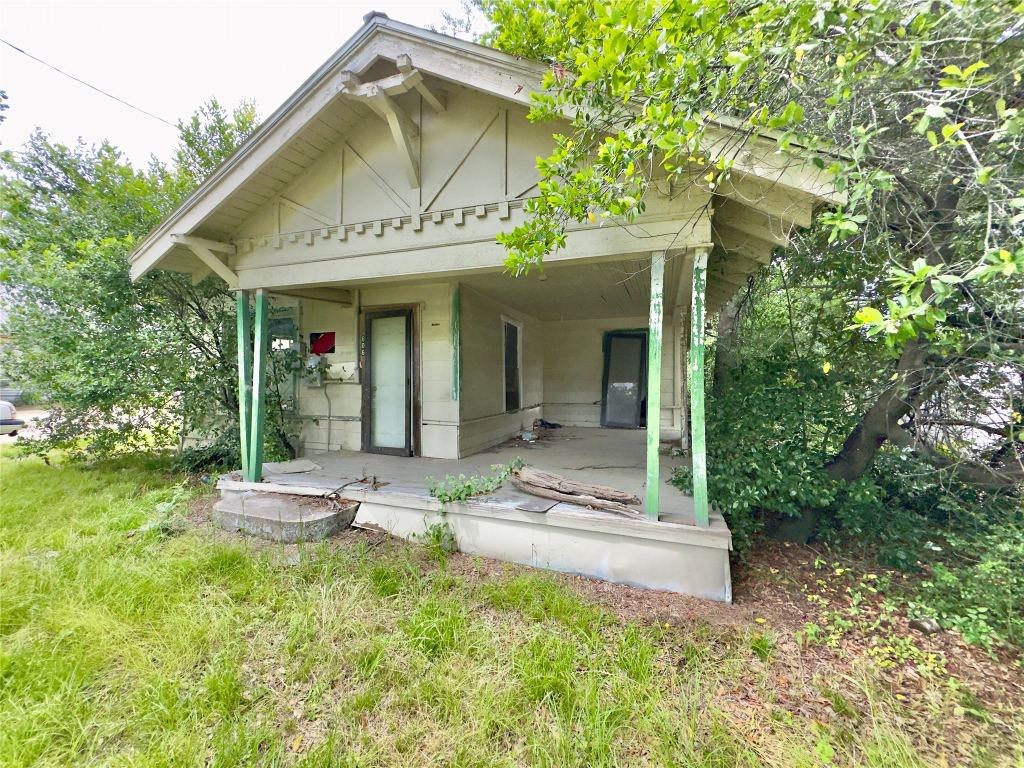 606 Houston Street, Sulphur Springs, TX 75482 — photo 1