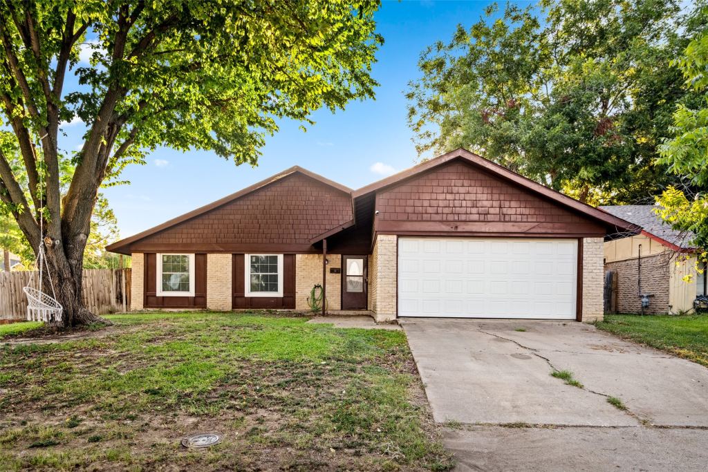 2837 Corrida Court, Grand Prairie, TX 75052 — photo 1
