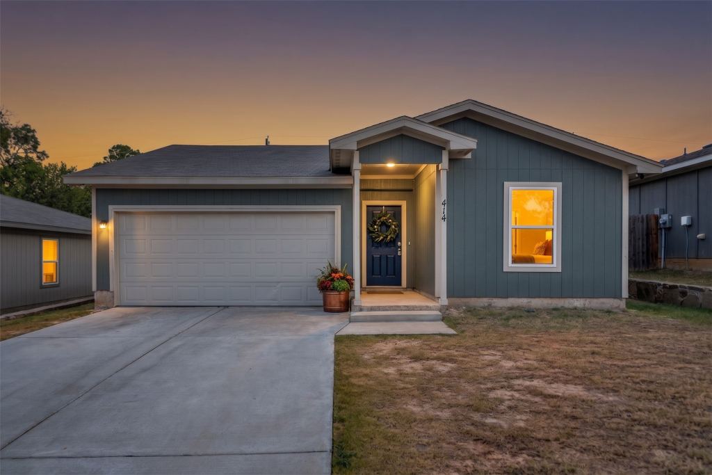 414 E Munson Street, Denison, TX 75021 — photo 1