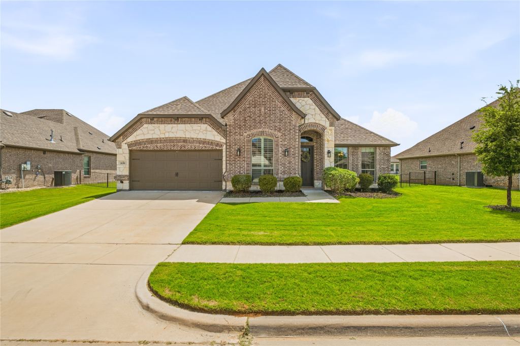 1086 Mickelson Drive, Granbury, TX 76048 — photo 1