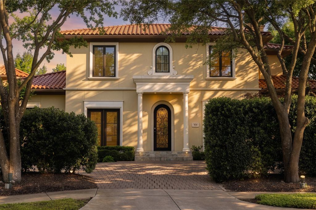 504 Byron Court, Irving, TX 75038 — photo 1