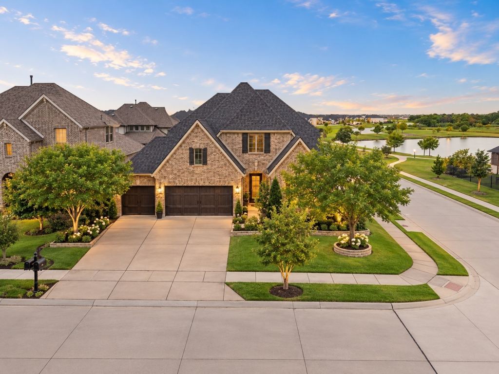 1734 Ellington Drive