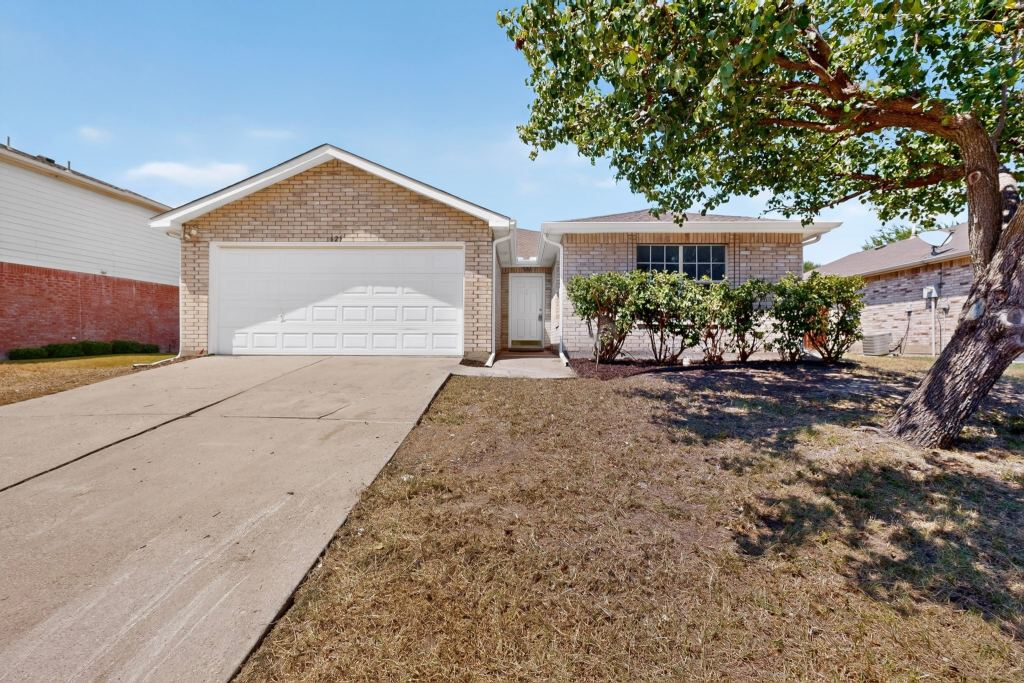 625 Spillway Drive, Little Elm, TX 75068 — photo 1