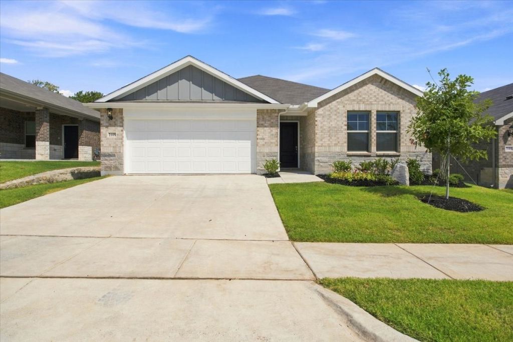 2109 Rannoch Street, Sherman, TX 75092 — photo 1