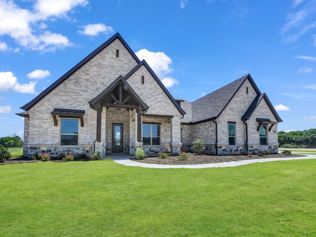 124 Desperado Way, Weatherford, TX 76088 — photo 1