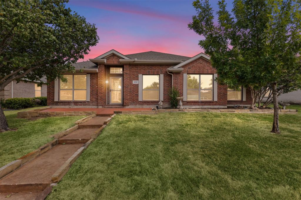 232 Laramie Lane, DeSoto, TX 75115 — photo 1