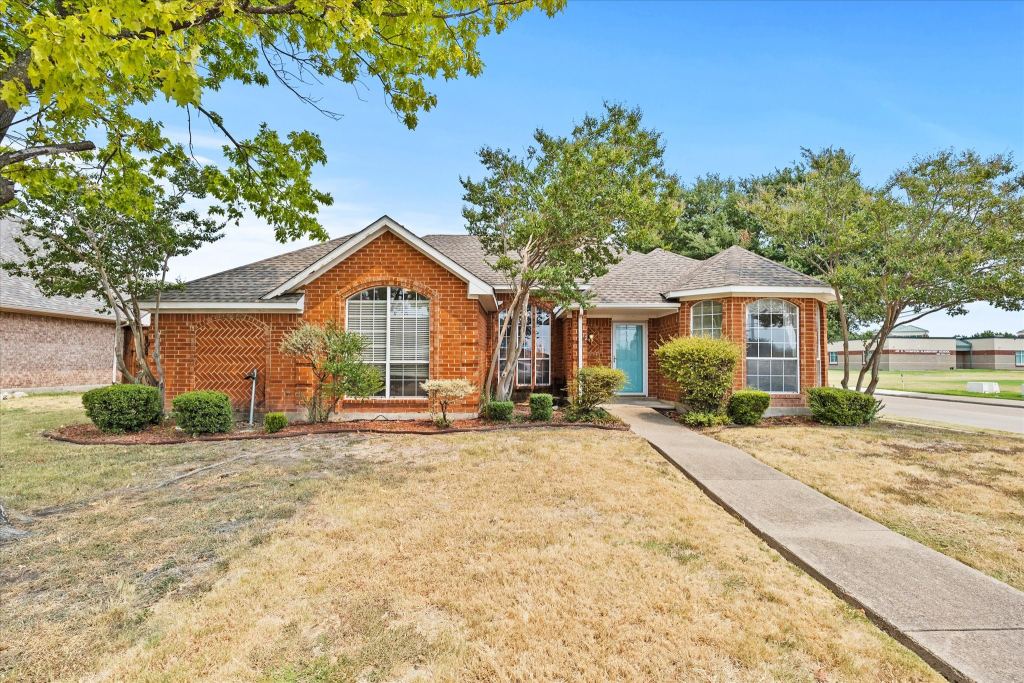 2416 Liles Lane, Mesquite, TX 75181 — photo 1