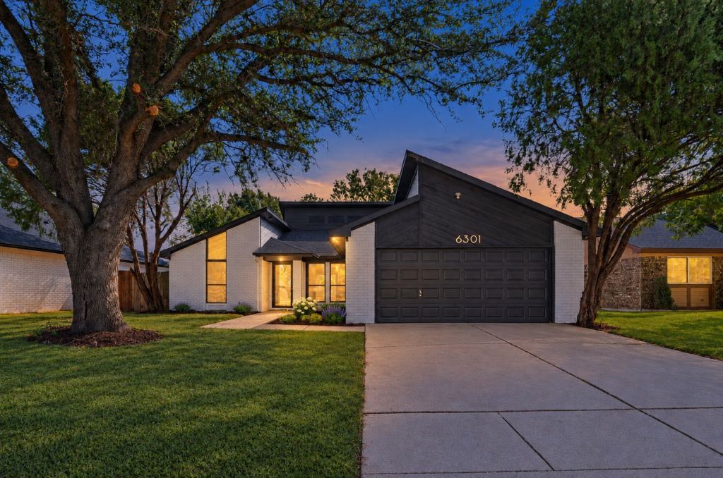 6301 Minuteman Lane, Arlington, TX 76002 — photo 1