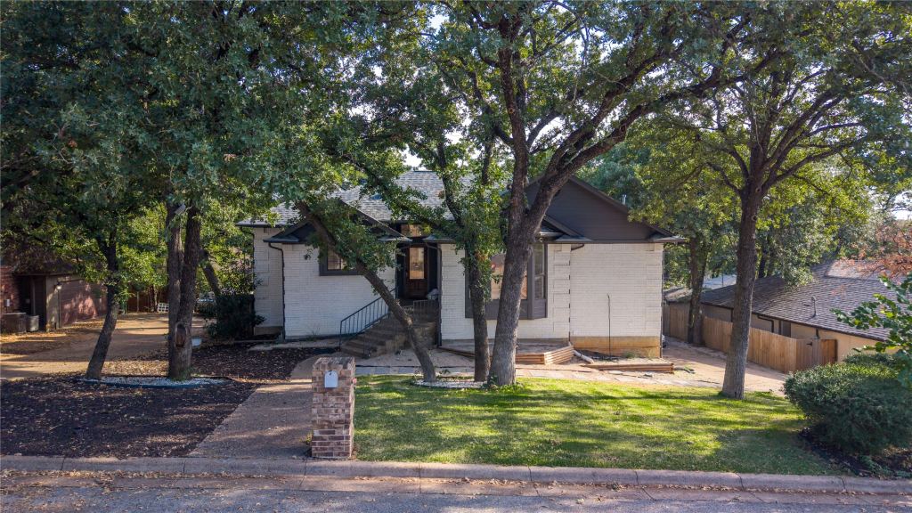 4404 Rain Forest Drive, Arlington, TX 76017 — photo 1