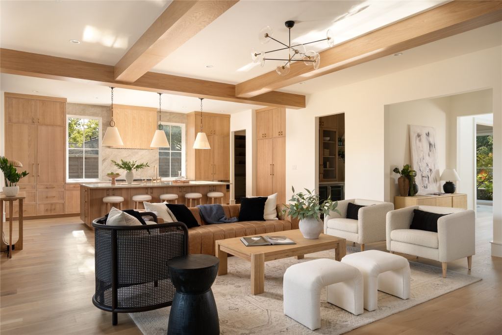 6016 Del Roy Drive
