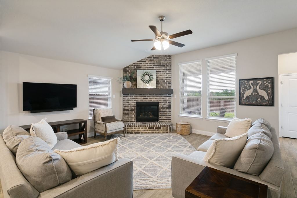 5924 Pine River Lane
