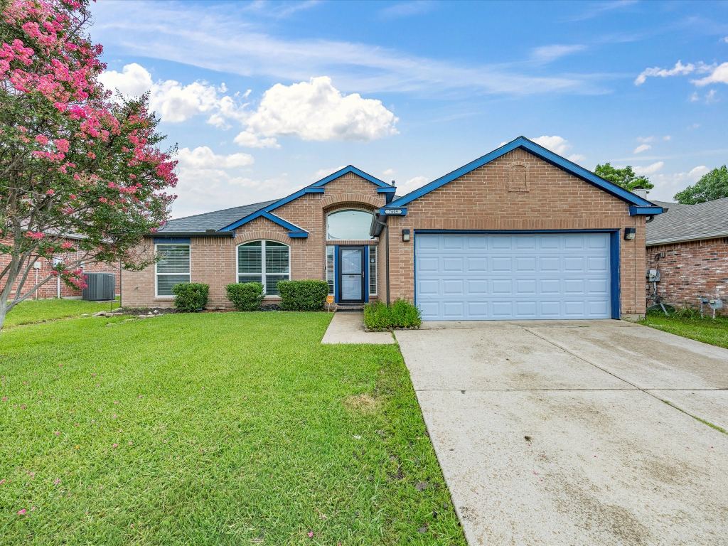 7609 Albany Lane, Arlington, TX 76002 — photo 1