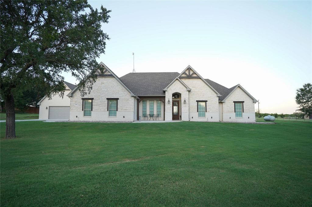 1945 County Road 1111, Decatur, TX 76234 — photo 1