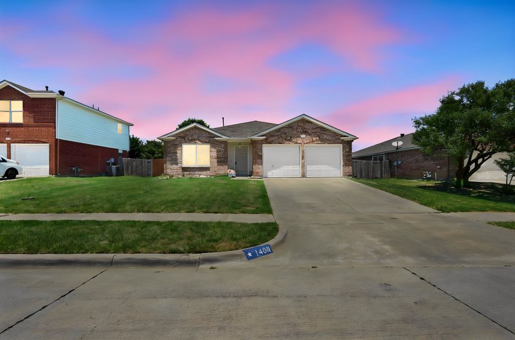 1409 Dundee Drive, Arlington, TX 76002 — photo 1