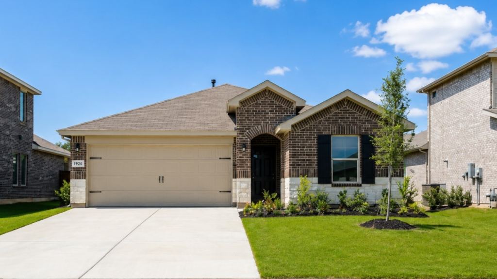 1920 CHEROKEE Lane, Cleburne, TX 76033 — photo 1