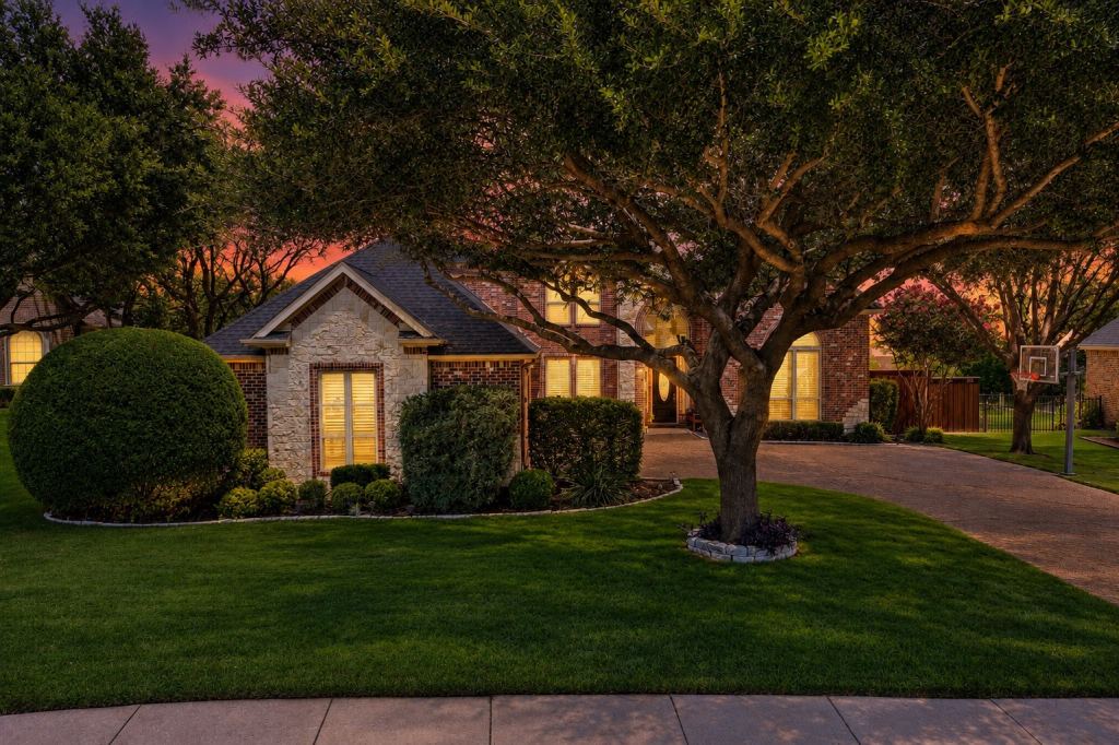 812 White Buffalo Lane, Heath, TX 75032 — photo 1