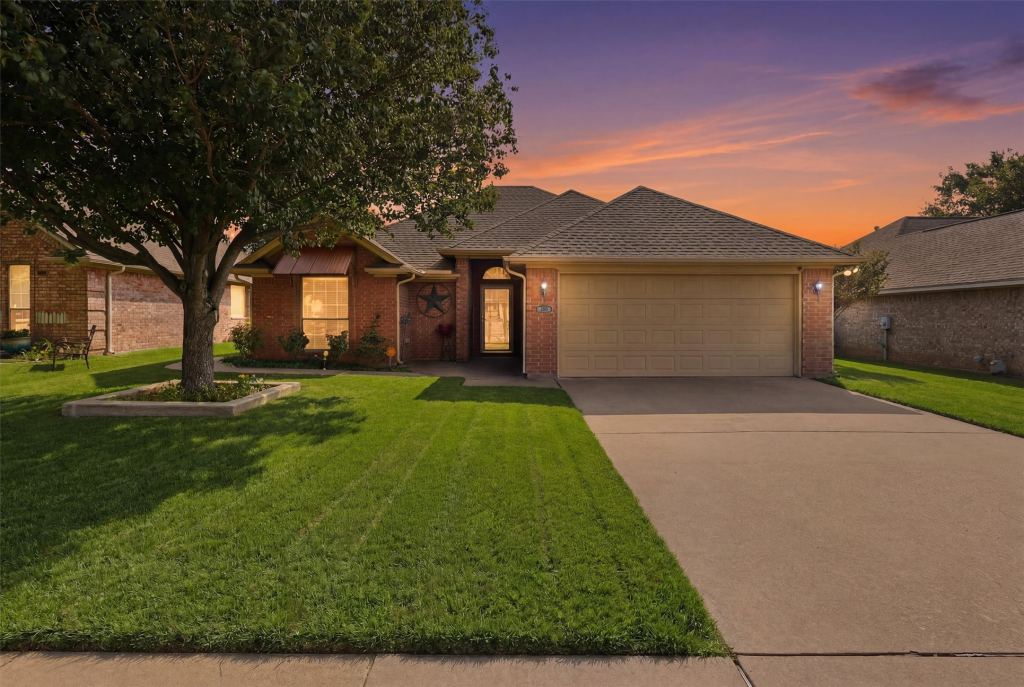 708 Hillcrest Drive, Cleburne, TX 76033 — photo 1