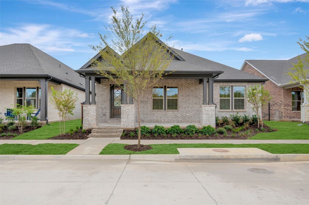 2086 Spotted Fawn Drive