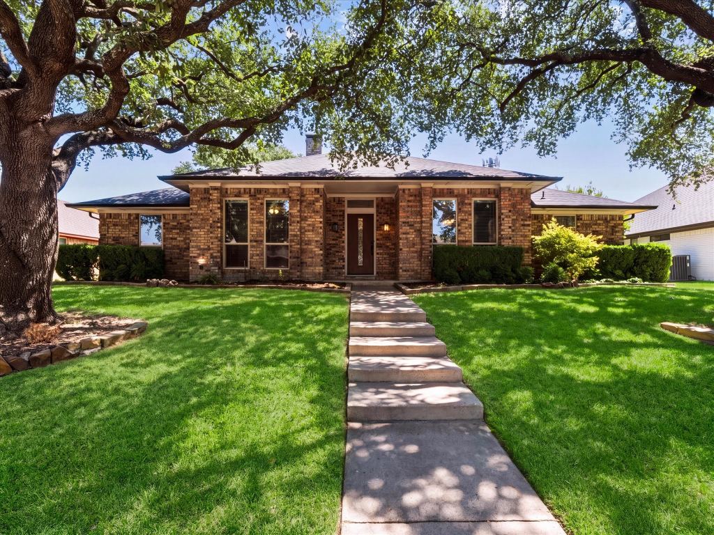 10216 Shadow Way