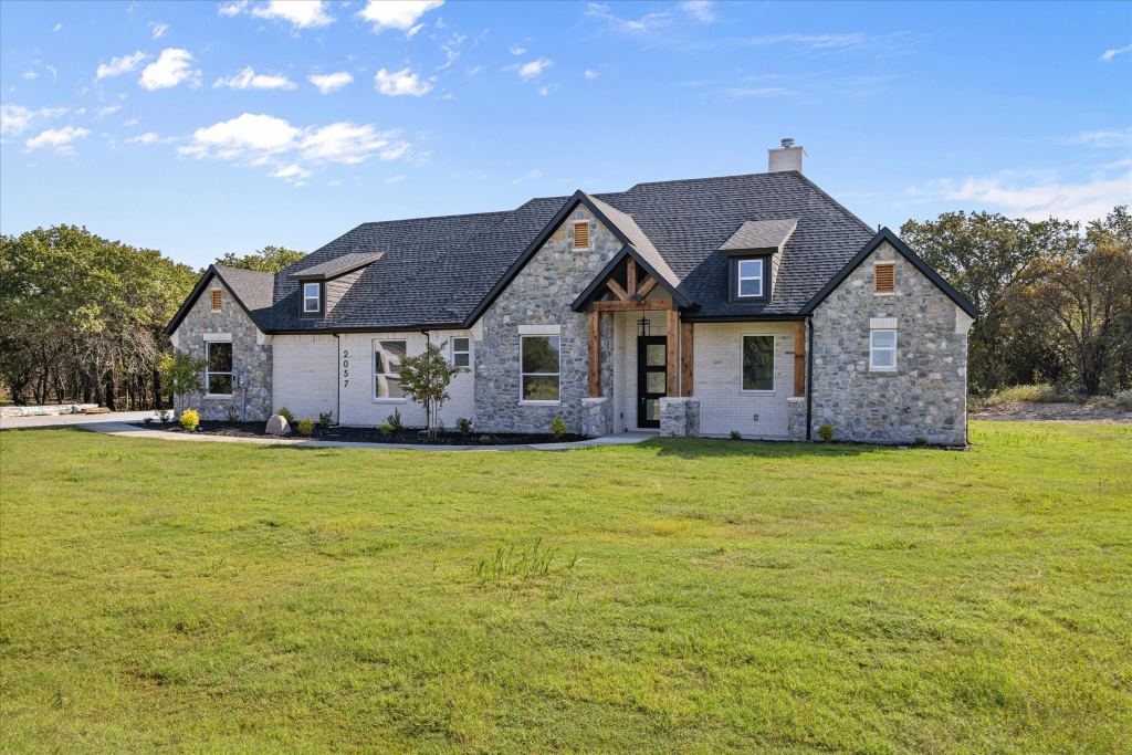 2057 Glenhollow Drive, Weatherford, TX 76088 — photo 1