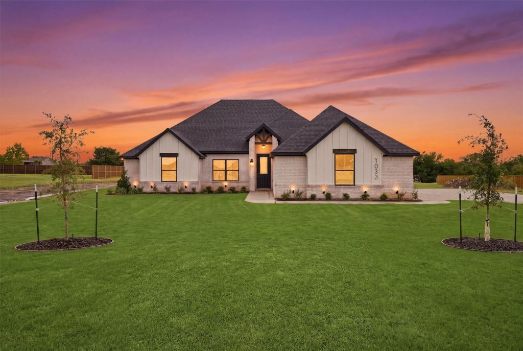 1033 Uplift Drive, Weatherford, TX 76087 — photo 1