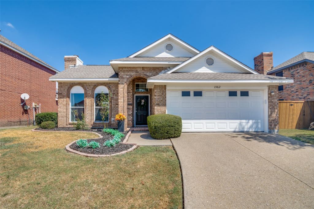 1562 Shalfont Lane, Garland, TX 75040 — photo 1