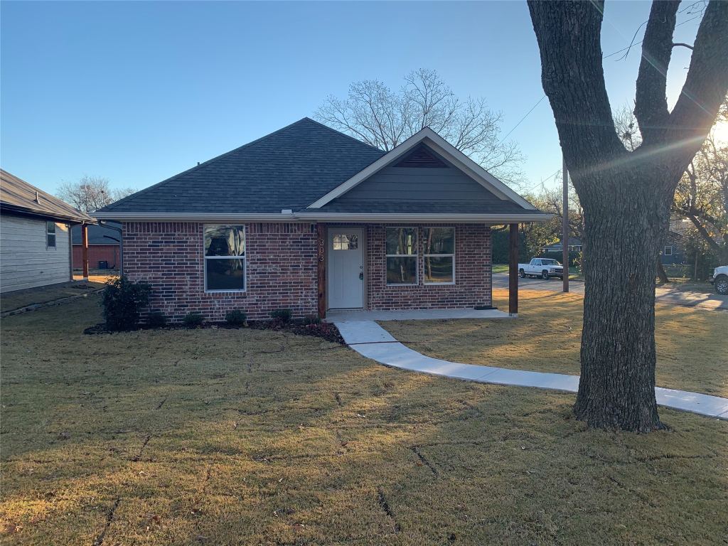 303 N Colbert Avenue, Sherman, TX 75090 — photo 1
