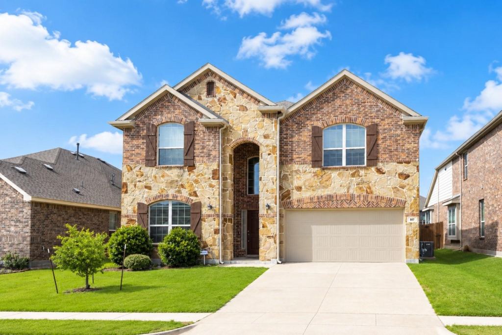 817 Black Hawk Drive, Princeton, TX 75407 — photo 1