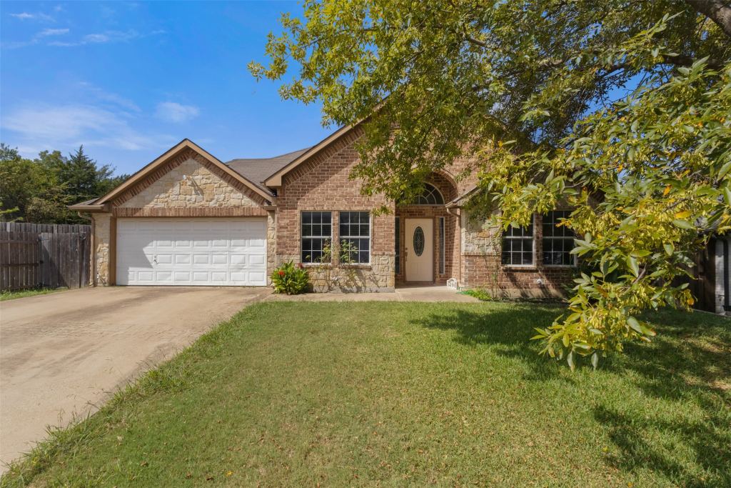 490 Lynne Drive, Rockwall, TX 75032 — photo 1