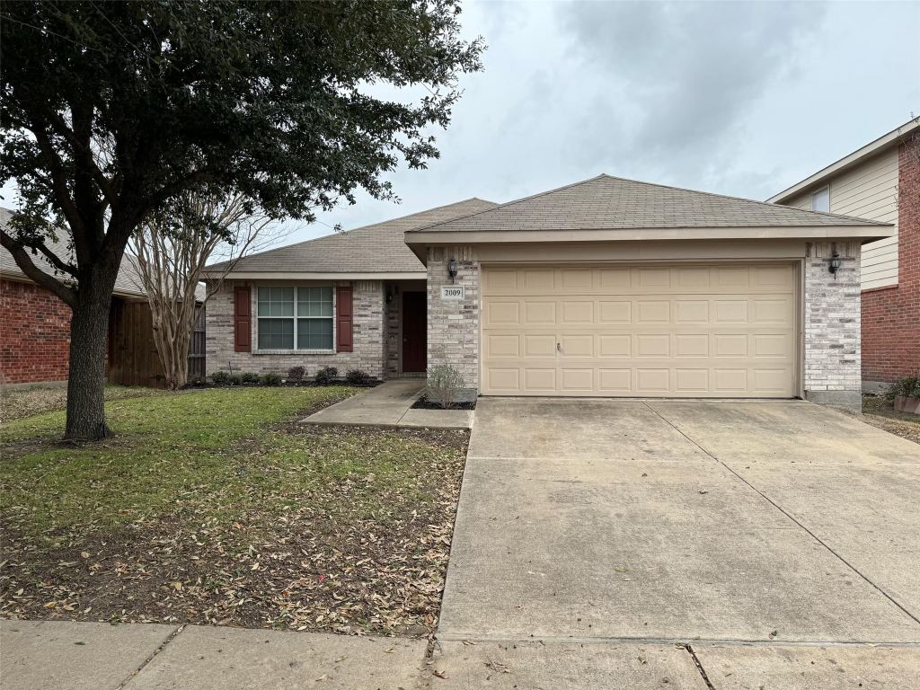 2009 Kings Forest Drive, Heartland, TX 75126 — photo 1