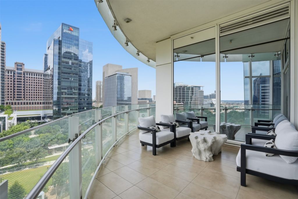 1918 Olive Street 704, Dallas, TX 75201 — photo 1
