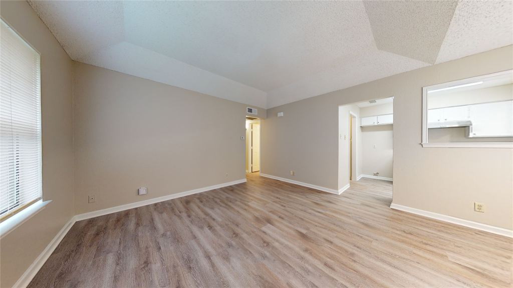 504 Matt Lane 506, Arlington, TX 76012 — photo 1