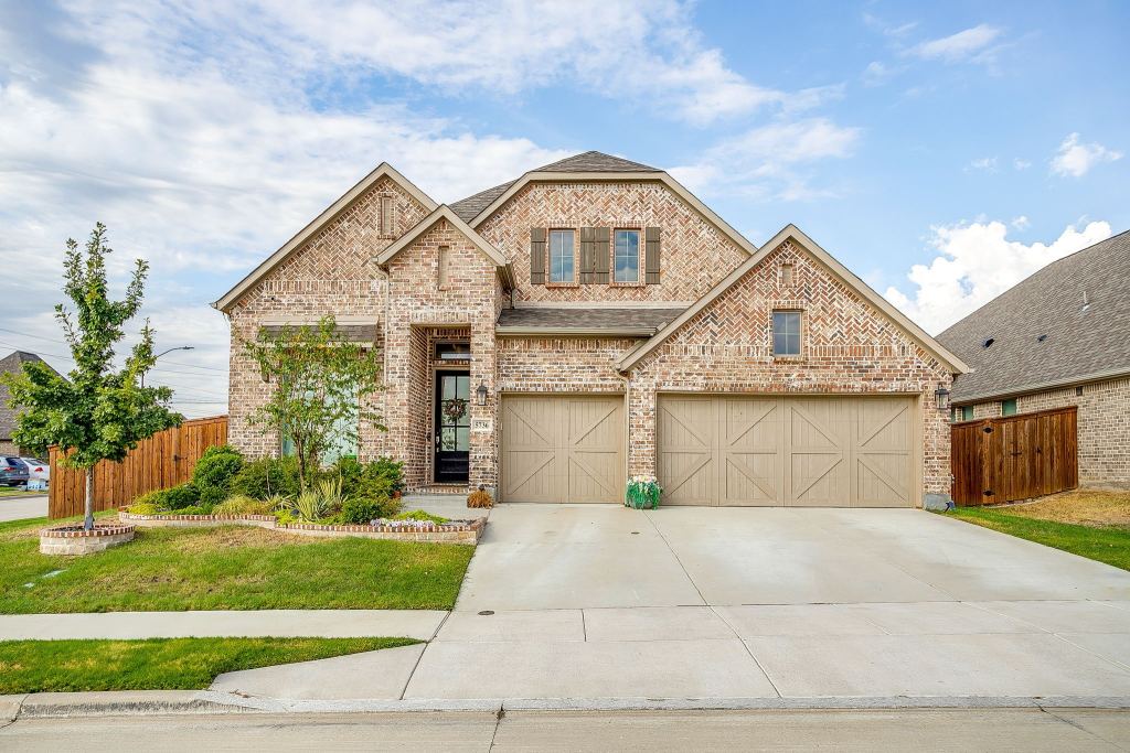 5736 Lake Jackson Drive