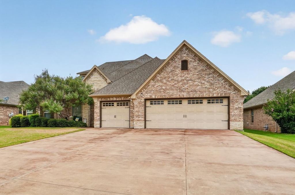 3545 Abes Landing Drive, Granbury, TX 76049 — photo 1