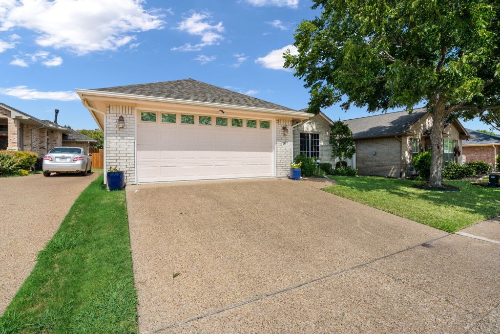 210 Bluebonnet Lane, Waxahachie, TX 75165 — photo 1