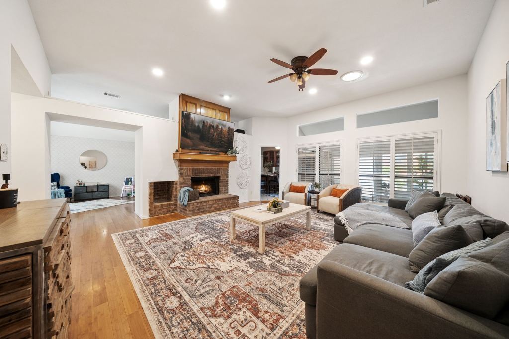 1633 Crosshaven Drive