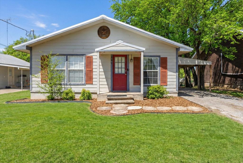 507 E Clifton Street, Stephenville, TX 76401 — photo 1