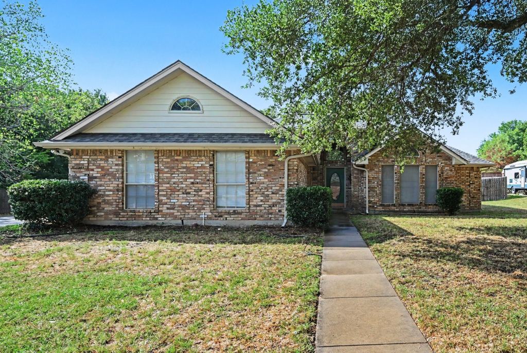 110 Mill Creek Lane, Weatherford, TX 76087 — photo 1