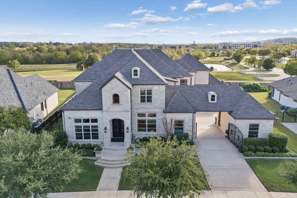 917 Lake Carillon Lane