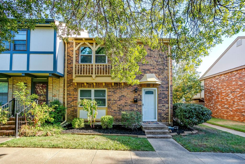 356 Westview Terrace, Arlington, TX 76013 — photo 1