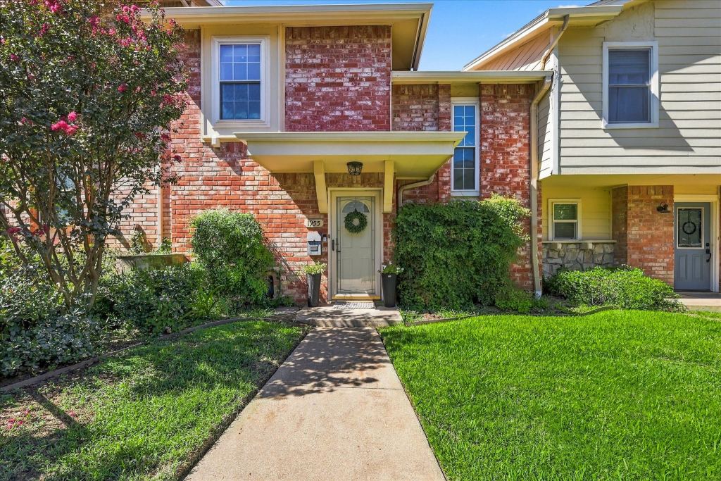 1955 Shorewood Drive, Grapevine, TX 76051 — photo 1