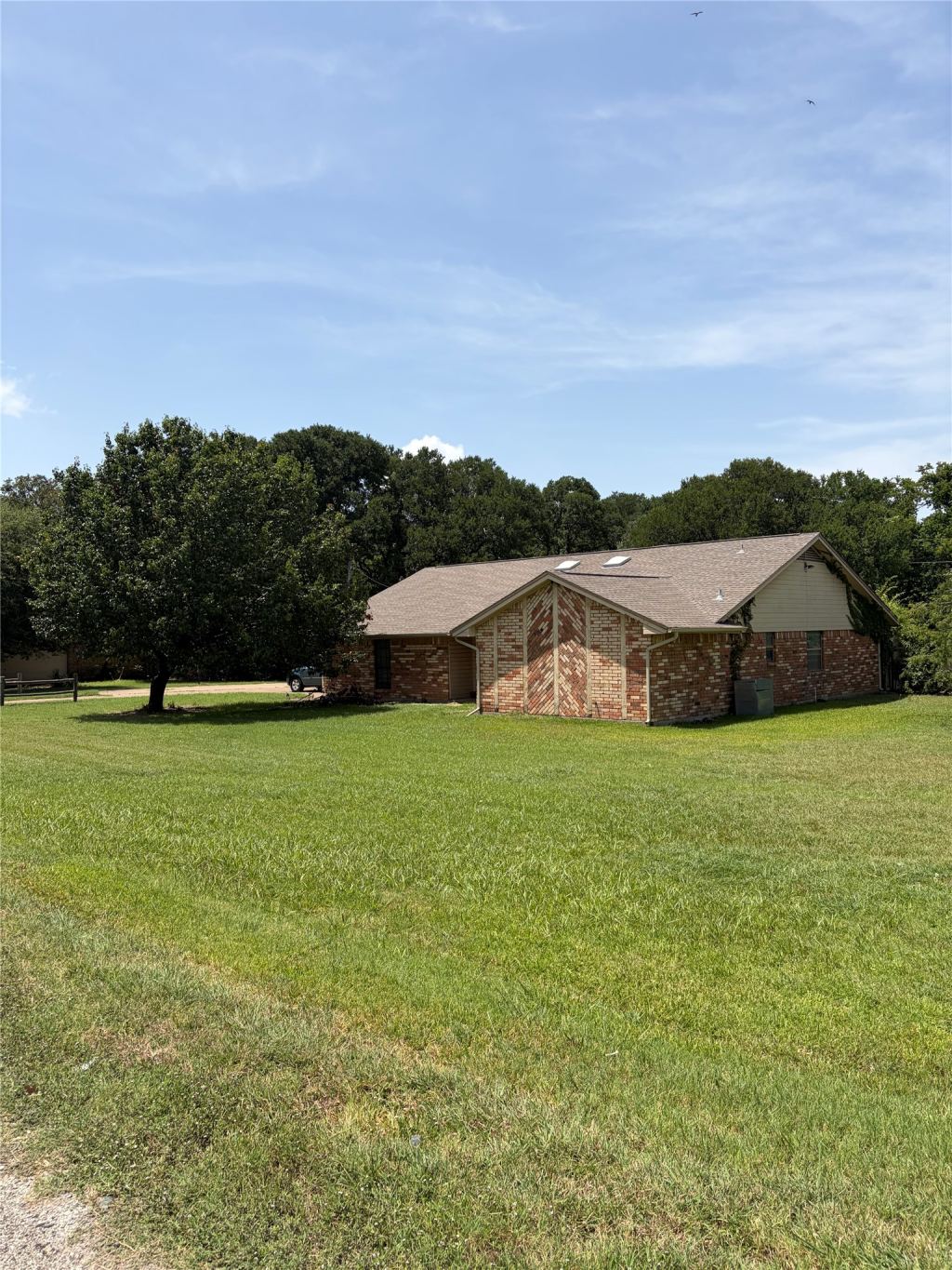 200 Windridge Trail, Burleson, TX 76028 — photo 1