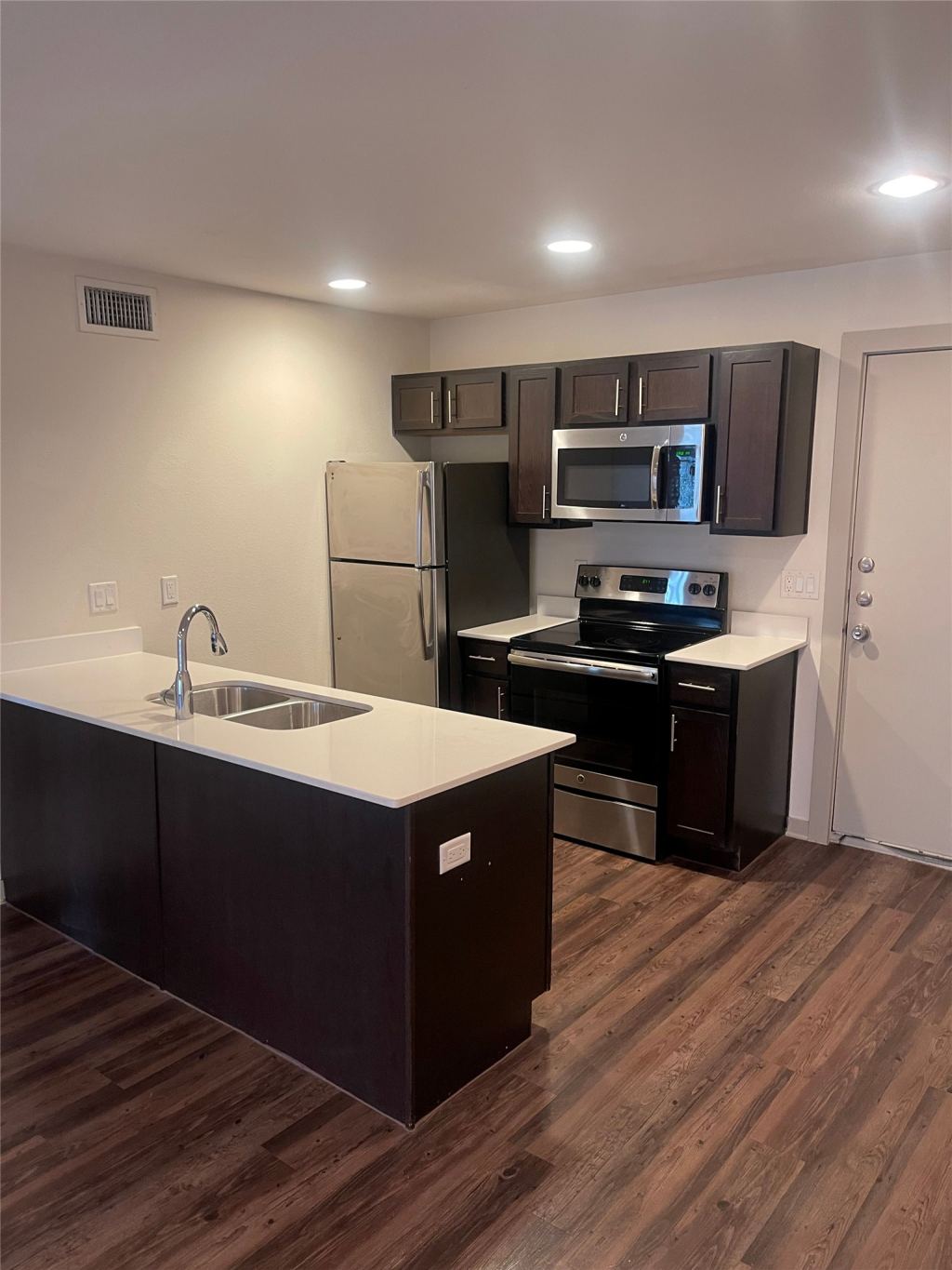 2806 Reagan Street 205, Dallas, TX 75219 — photo 1