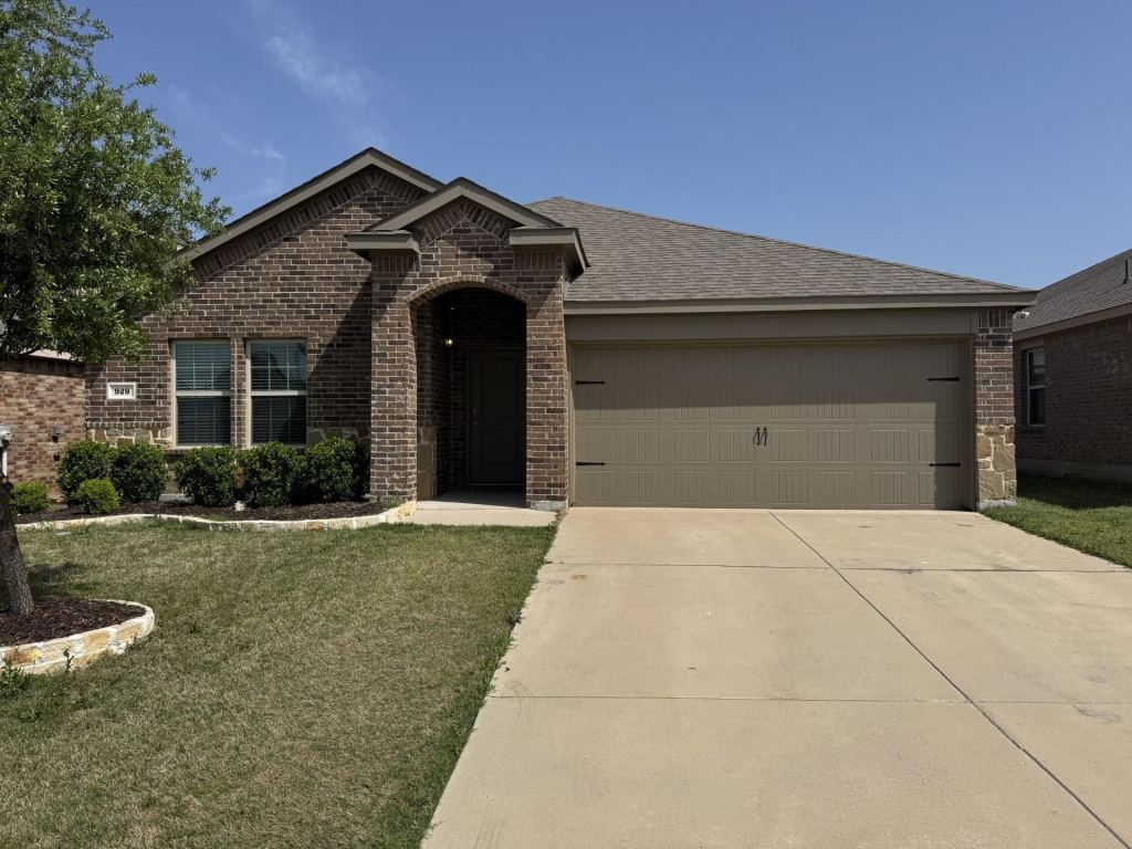 929 Alton Drive, Aubrey, TX 76227 — photo 1