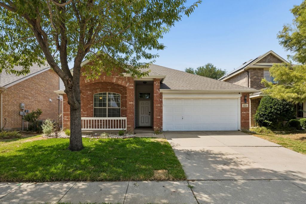 1023 Aviary, Aubrey, TX 76227 — photo 1