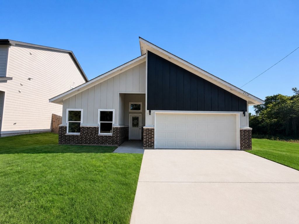 2212 Polk Street, Greenville, TX 75401 — photo 1