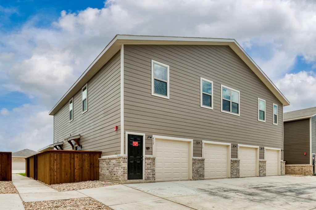 609 Harvest Moon Drive, Venus, TX 76084 — photo 1